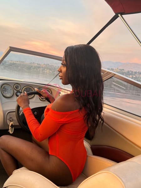 Gabriela, 21, Latina, in Al Barsha, Dubai, from AED 1,850 an hour, speaks Spanish and Portuguese — photo 10 of 10