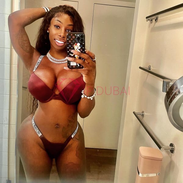 Gabriela, 26, Latina, in Yas Island, Abu Dhabi, from AED 2,850 an hour, speaks Spanish and Portuguese — photo 9 of 19