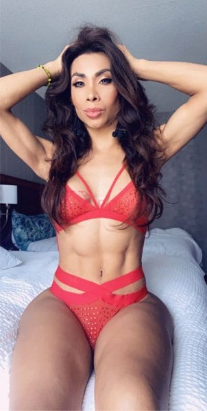 Gabriela, 27, Latina, in Muwaileh, Sharjah, from AED 2,150 an hour, speaks Spanish and Portuguese — photo 40 of 71