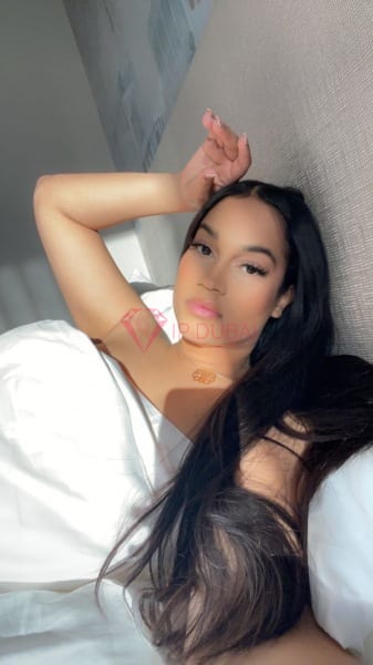 Camila, 27, Latina, in TECOM, Dubai, from AED 2,200 an hour, speaks Spanish and Portuguese — photo 4 of 24
