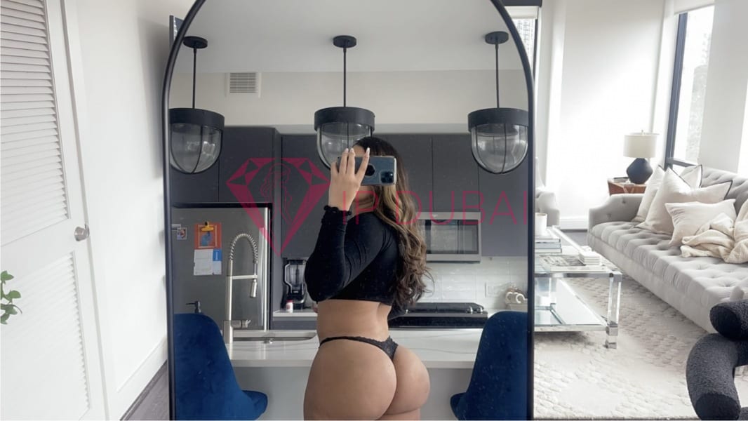 Camila, 27, Latina, in TECOM, Dubai, from AED 2,200 an hour, speaks Spanish and Portuguese — photo 8 of 24