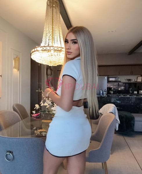 Melissa, 22, Latina, in Al Barsha, Dubai, from AED 2,900 an hour, speaks Spanish and Portuguese — photo 8 of 8