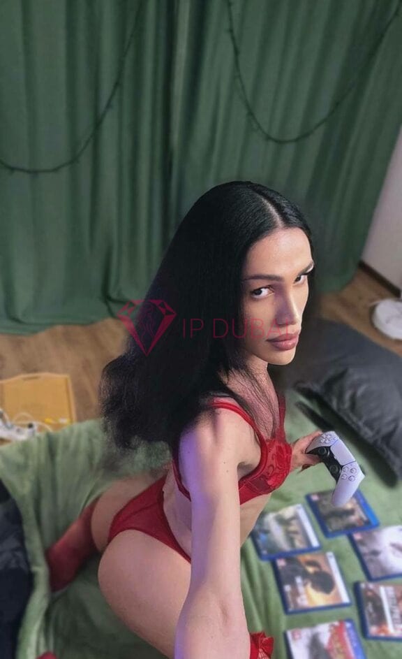 Margot, 24, European, in Khalifa City, Abu Dhabi, from AED 2,650 an hour, speaks English and French — photo 12 of 13