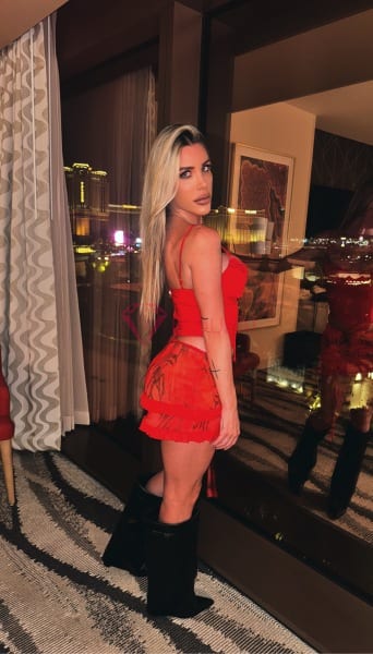 Renata, 27, Latina, in JLT, Dubai, from AED 2,150 an hour, speaks Spanish and Portuguese — photo 7 of 29