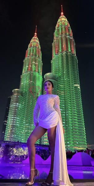 Qing, 27, Asian, in International City, Dubai, from AED 9,900 an hour, speaks Chinese and English — photo 11 of 28