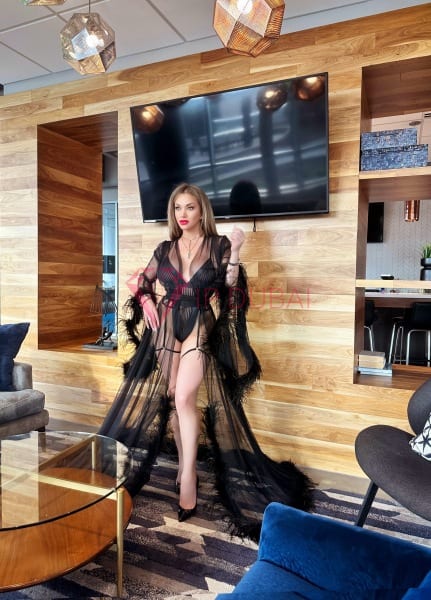 Beatriz, 28, Latina, in DIFC, Dubai, from AED 1,900 an hour, speaks Spanish and Portuguese — photo 15 of 19