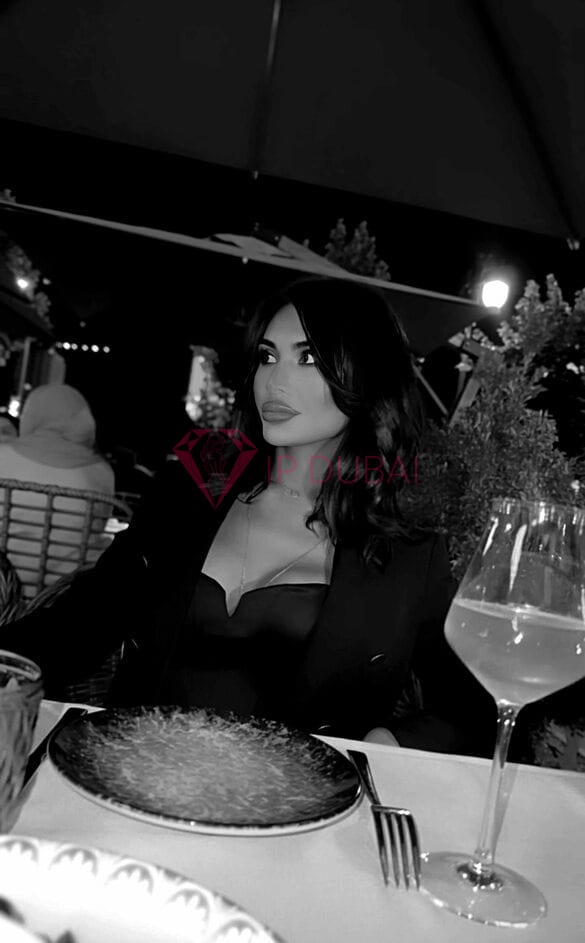 Lian, 24, Asian, in Mussafah, Abu Dhabi, from AED 1,950 an hour, speaks Chinese and English — photo 31 of 108