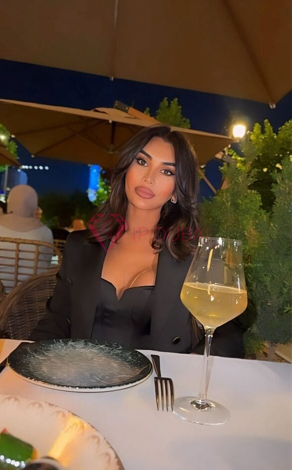 Lian, 24, Asian, in Mussafah, Abu Dhabi, from AED 1,950 an hour, speaks Chinese and English — photo 32 of 108