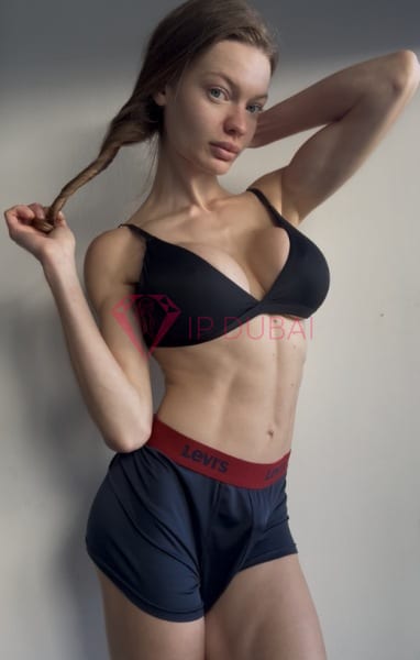 Emma, 20, European, in International City, Dubai, from AED 2,600 an hour, speaks English and French — photo 7 of 12