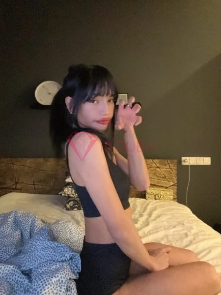 Suri, 21, Asian, in Business Bay, Dubai, from AED 1,850 an hour, speaks Chinese and English — photo 3 of 7