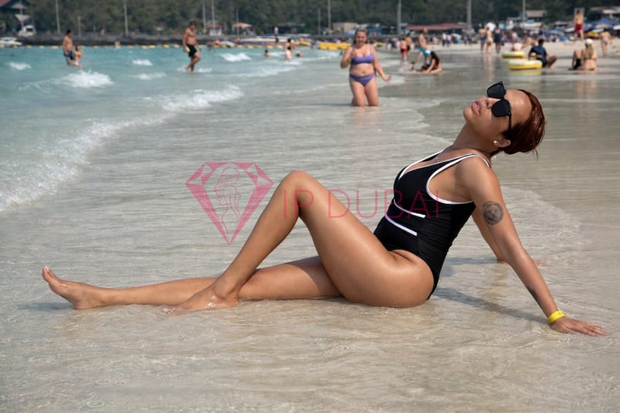Aiko, 28, Asian, in Al Barsha, Dubai, from AED 2,300 an hour, speaks Chinese and English — photo 3 of 24