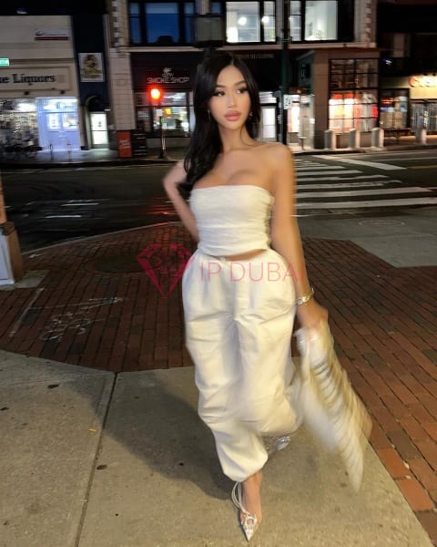 Nari, 24, Asian, in Downtown, Dubai, from AED 2,200 an hour, speaks Chinese and English — photo 22 of 71