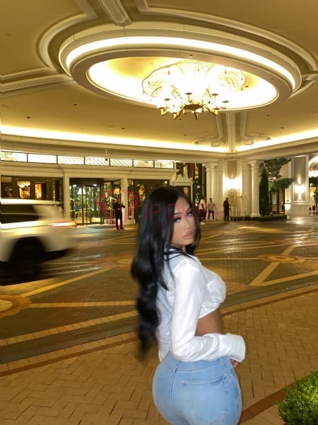 Nari, 24, Asian, in Downtown, Dubai, from AED 2,200 an hour, speaks Chinese and English — photo 60 of 71