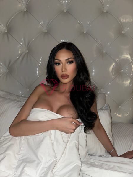 Nari, 24, Asian, in Downtown, Dubai, from AED 2,200 an hour, speaks Chinese and English — photo 9 of 71