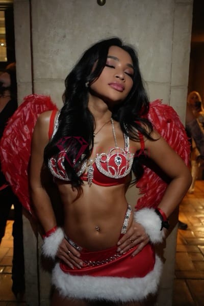 Ning, 25, Asian, in JVC, Dubai, from AED 13,000 an hour, speaks Chinese and English — photo 4 of 40