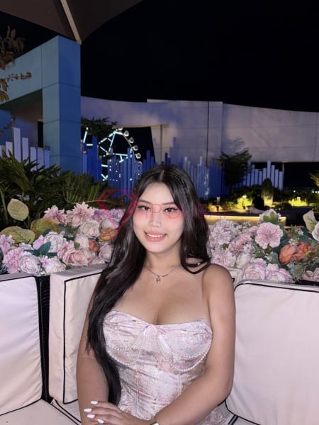 Rina, 24, Asian, in Discovery Gardens, Dubai, from AED 2,350 an hour, speaks Chinese and English — photo 4 of 13