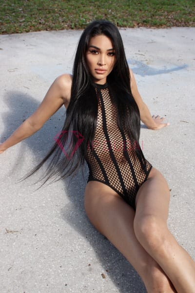 Hana, 25, Asian, in Business Bay, Dubai, from AED 2,600 an hour, speaks Chinese and English — photo 4 of 88