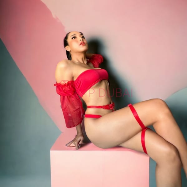 Kanya, 23, Asian, in Al Nuaimiya, Ajman, from AED 11,900 an hour, speaks Chinese and English — photo 4 of 25