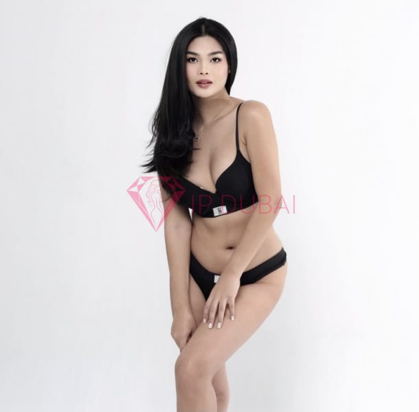 Suri, 26, Asian, in Al Jurf, Ajman, from AED 1,850 an hour, speaks Chinese and English — photo 11 of 27