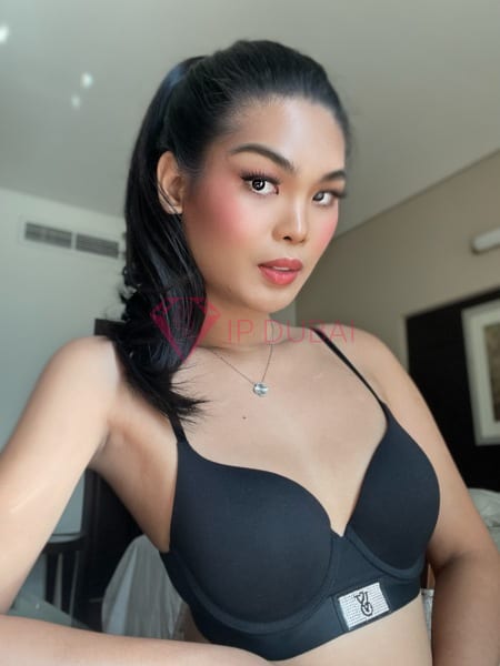 Suri, 26, Asian, in Al Jurf, Ajman, from AED 1,850 an hour, speaks Chinese and English — photo 18 of 27