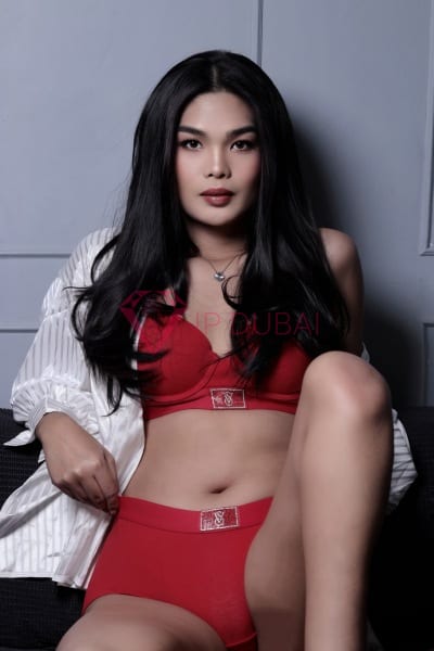 Suri, 26, Asian, in Al Jurf, Ajman, from AED 1,850 an hour, speaks Chinese and English — photo 4 of 27