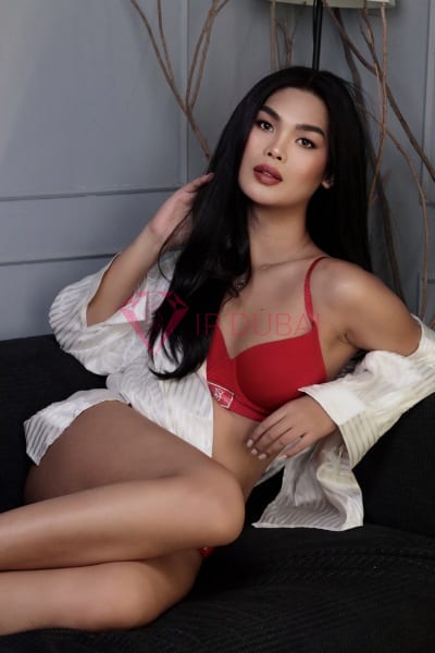 Suri, 26, Asian, in Al Jurf, Ajman, from AED 1,850 an hour, speaks Chinese and English — photo 5 of 27