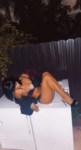 Daniela, 25, Latina, in DIFC, Dubai, from AED 9,700 an hour, speaks Spanish and Portuguese — photo 34 of 36