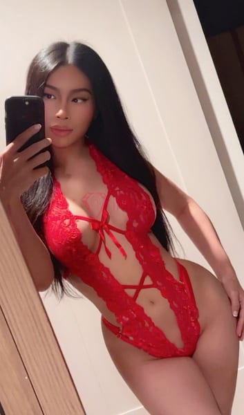 Tida, 25, Asian, in Karama, hourly rate from AED 11,900, incall only, speaks Chinese and English