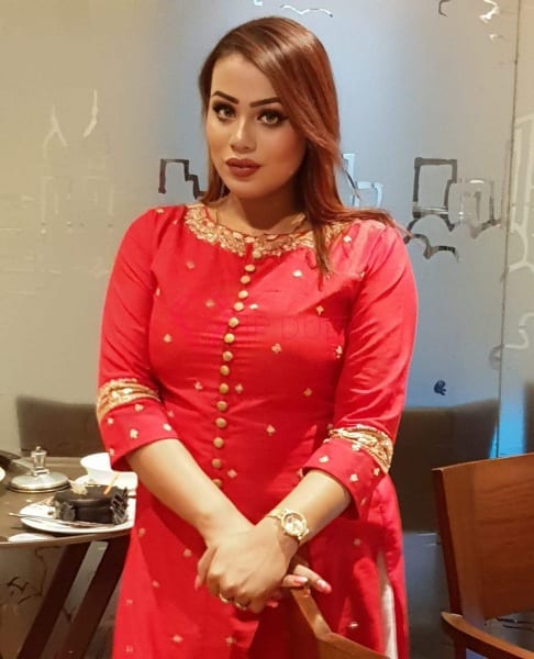 Magda, 23, Indian, in Khalifa City, Abu Dhabi, from AED 10,800 an hour, speaks English and French — photo 4 of 25