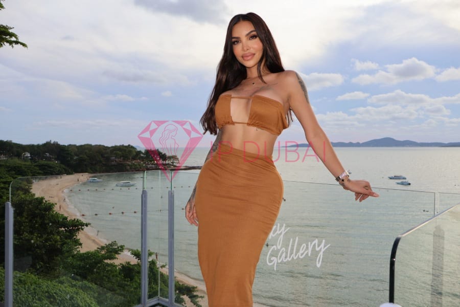 Mariana, 25, Latina, in Al Barsha, Dubai, from AED 2,150 an hour, speaks Spanish and Portuguese — photo 16 of 33