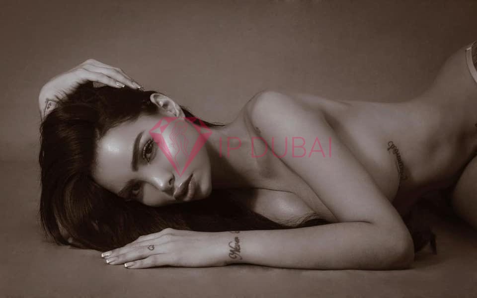 Mariana, 25, Latina, in Al Barsha, Dubai, from AED 2,150 an hour, speaks Spanish and Portuguese — photo 23 of 33