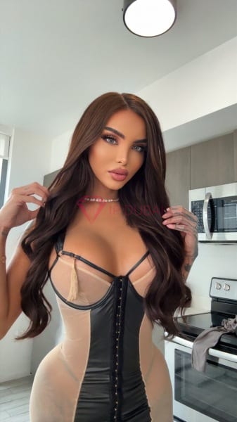 Mariana, 25, Latina, in Al Barsha, Dubai, from AED 2,150 an hour, speaks Spanish and Portuguese — photo 8 of 33