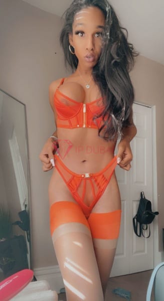 Daniela, 26, Latina, in Business Bay, Dubai, from AED 2,000 an hour, speaks Spanish and Portuguese — photo 5 of 11