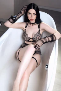 message escort Oksana available now