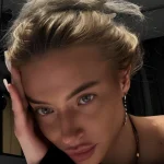 stunning escort Harley – premium companion
