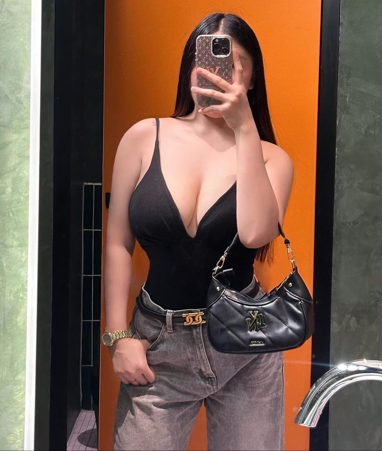 Adell | luxury escort – premium companion